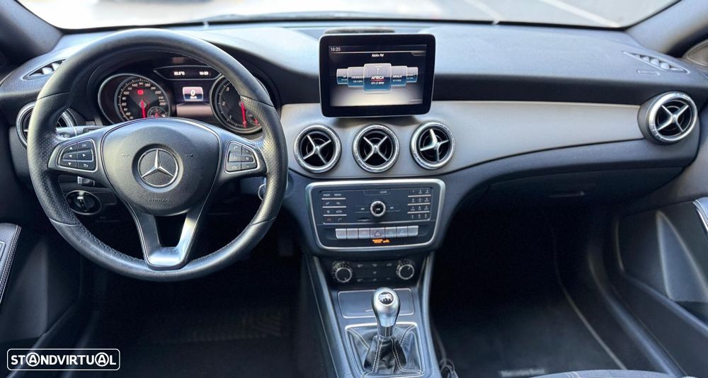 Mercedes-Benz CLA 200 d Shooting Brake AMG Line - 8