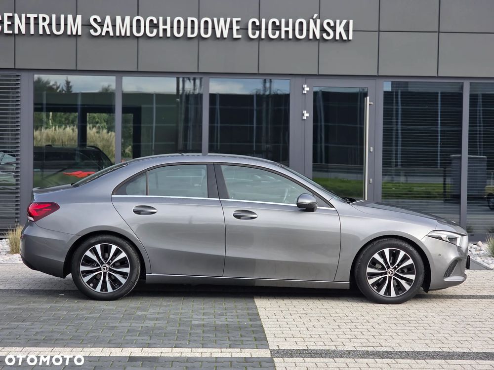 Mercedes-Benz Klasa A 180 Edycja specjalna 7G-DCT - 11