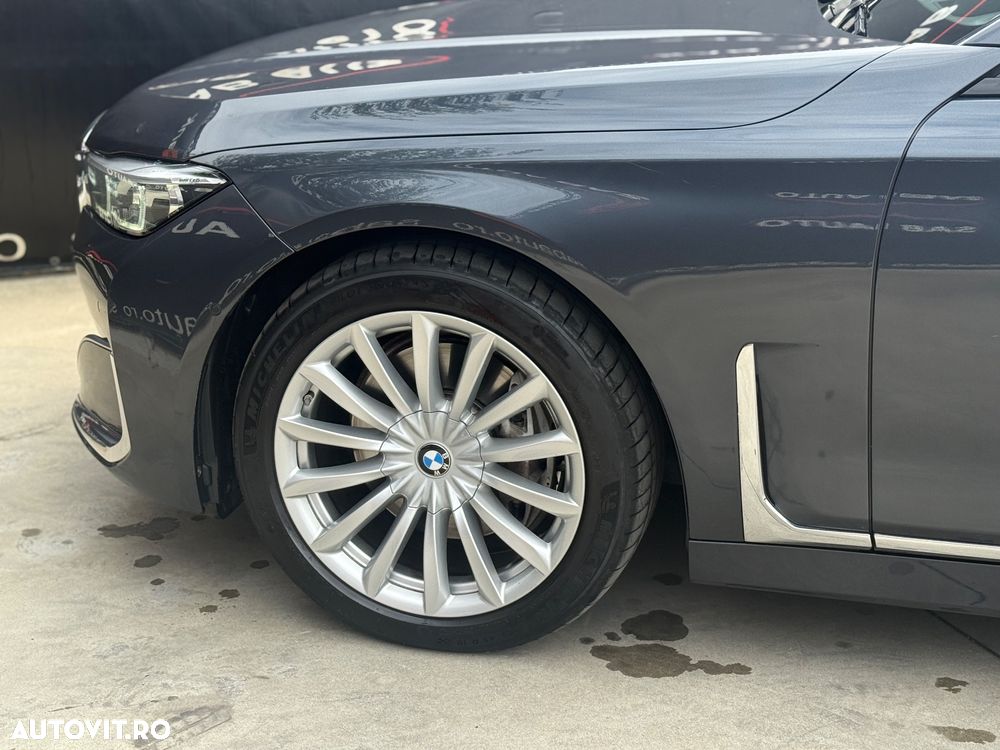 BMW Seria 7 730d xDrive - 38
