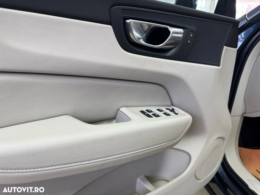 Volvo XC 60 T6 AWD Recharge Geartronic Inscription - 28