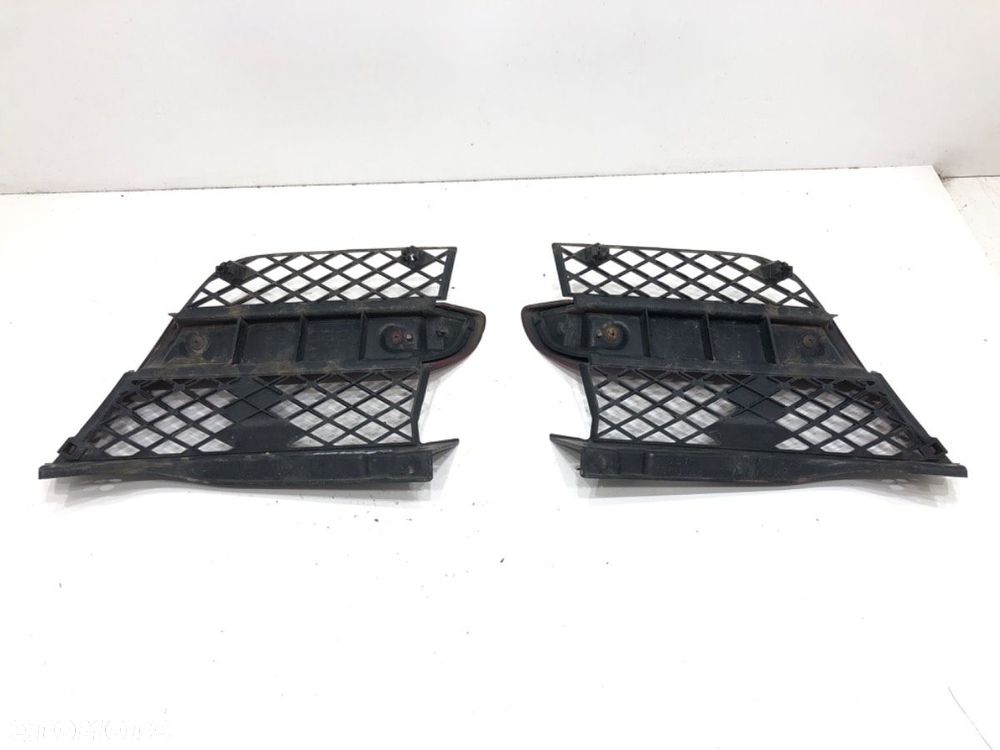 ATRAPA GRILL  MITSUBISHI OUTLANDER I (CU_W) 2001 - 2008 2.4 108 kW [147 KM] benzyna 2002 - 2003 - 2