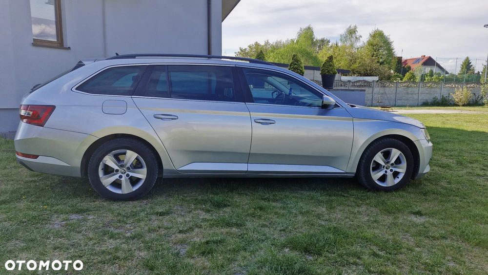 Skoda Superb 1.6 TDI DSG Ambition - 6