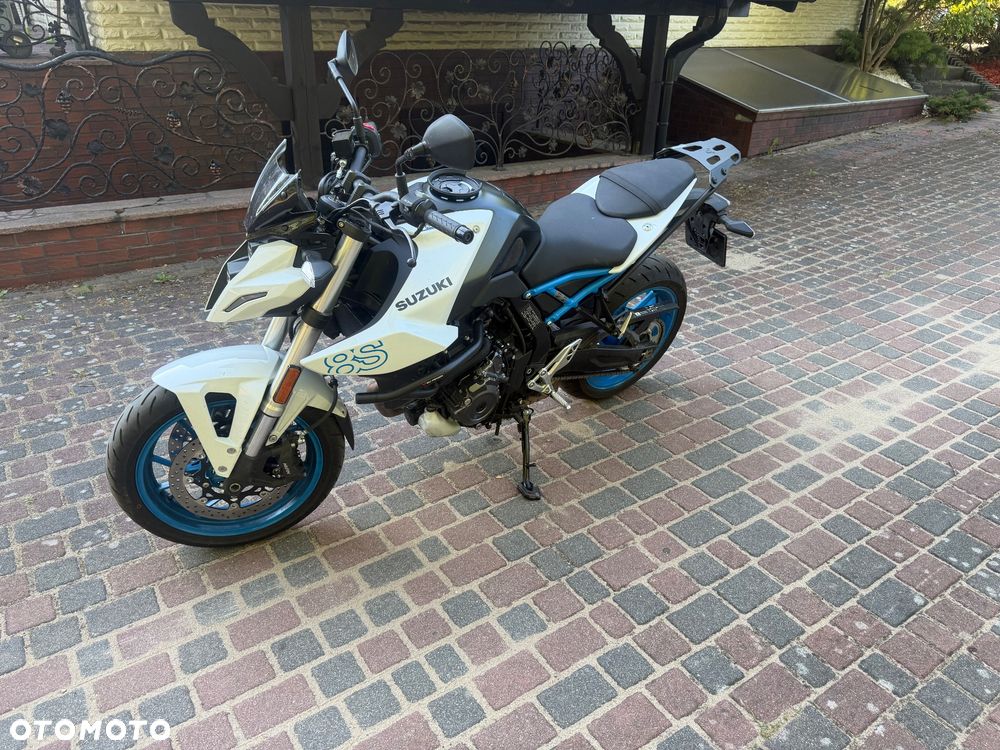 Suzuki GSX - 20