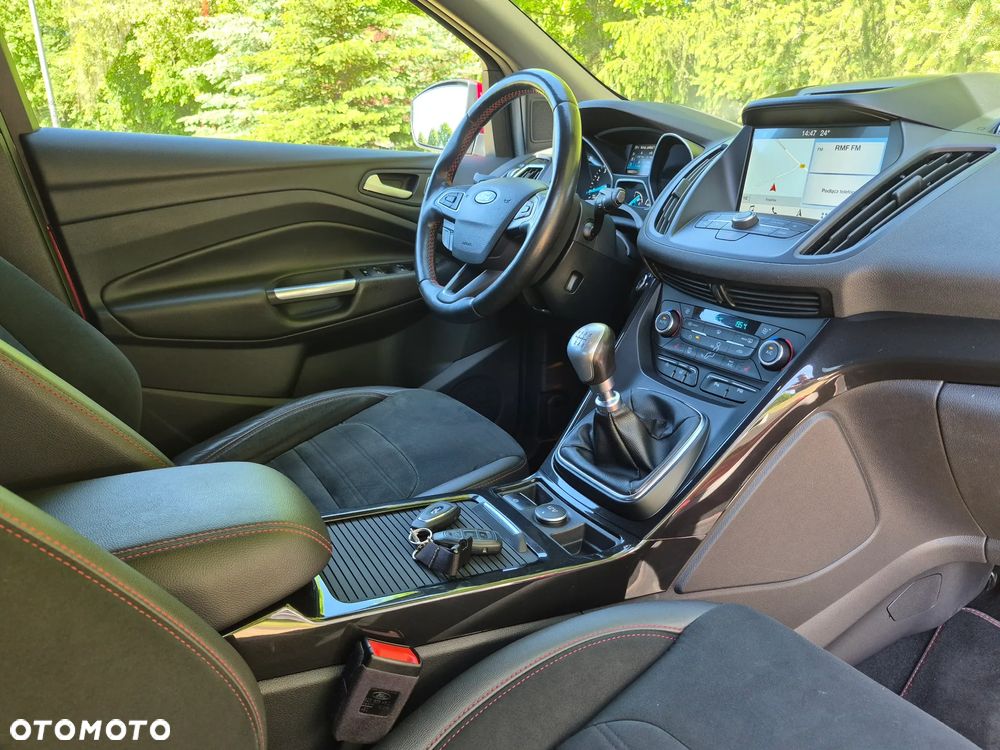 Ford Kuga 1.5 EcoBoost 2x4 ST-Line - 14