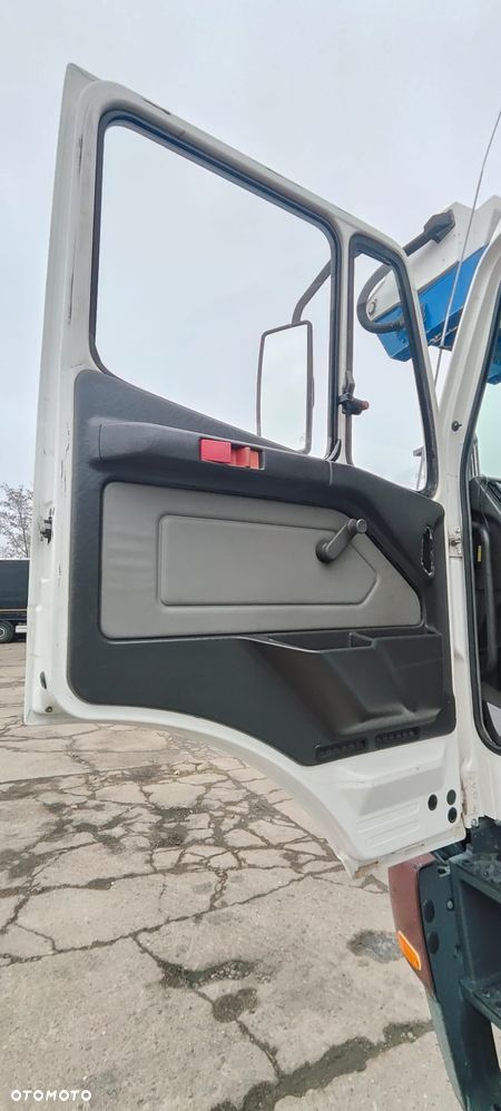 Mercedes-Benz 1827 - 10