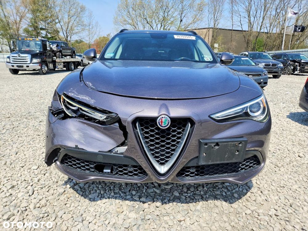 Alfa Romeo Stelvio - 5