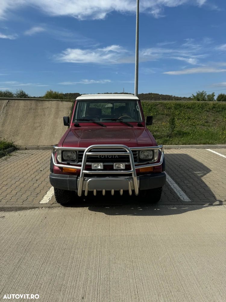 Toyota Land Cruiser - 1