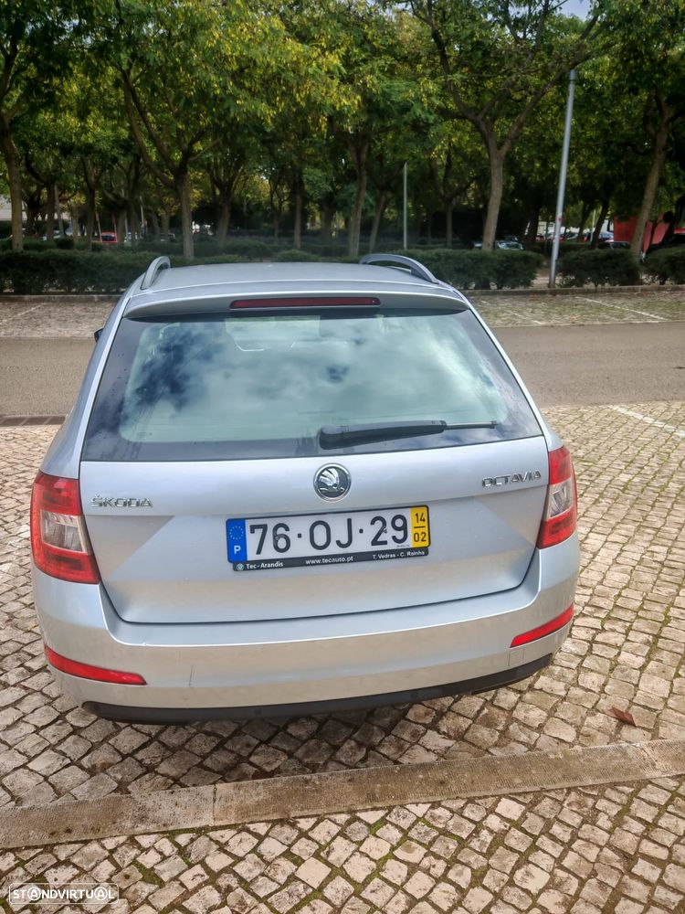 Skoda Octavia Break 1.6 TDi Ambiente - 4