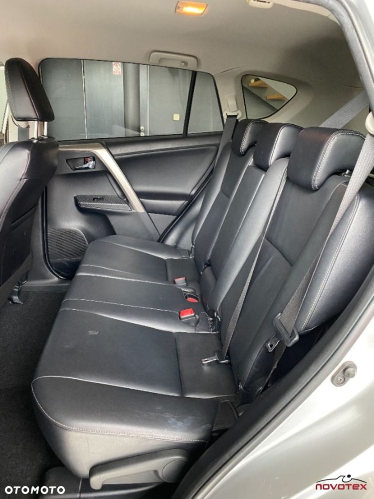 Toyota RAV4 - 16