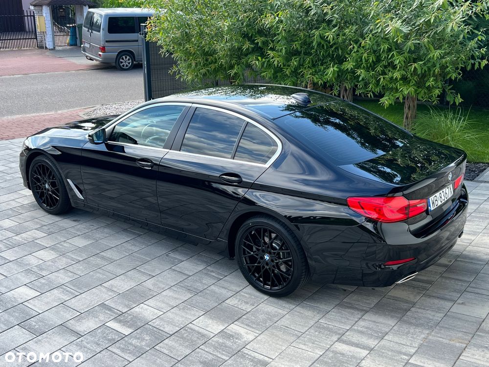 BMW Seria 5 520d xDrive Luxury Line sport - 9