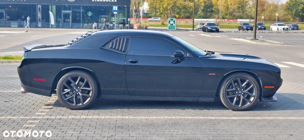 Dodge Challenger - 24