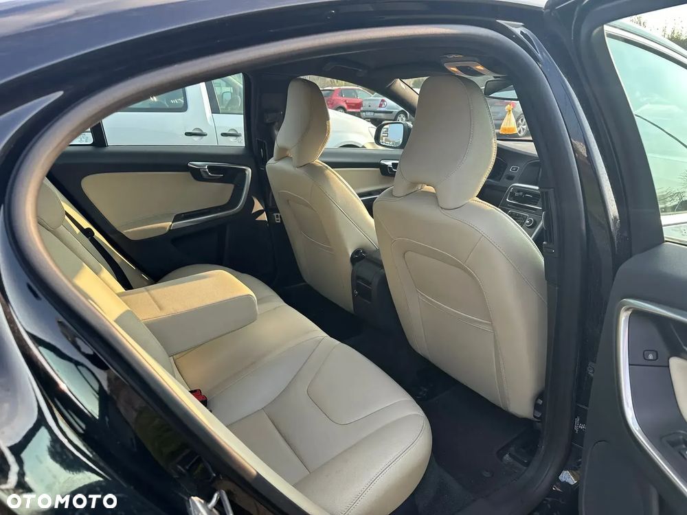 Volvo S60 D4 Momentum - 12