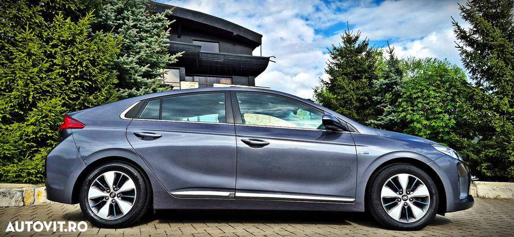 Hyundai IONIQ 1.6 GDI Premium - 29