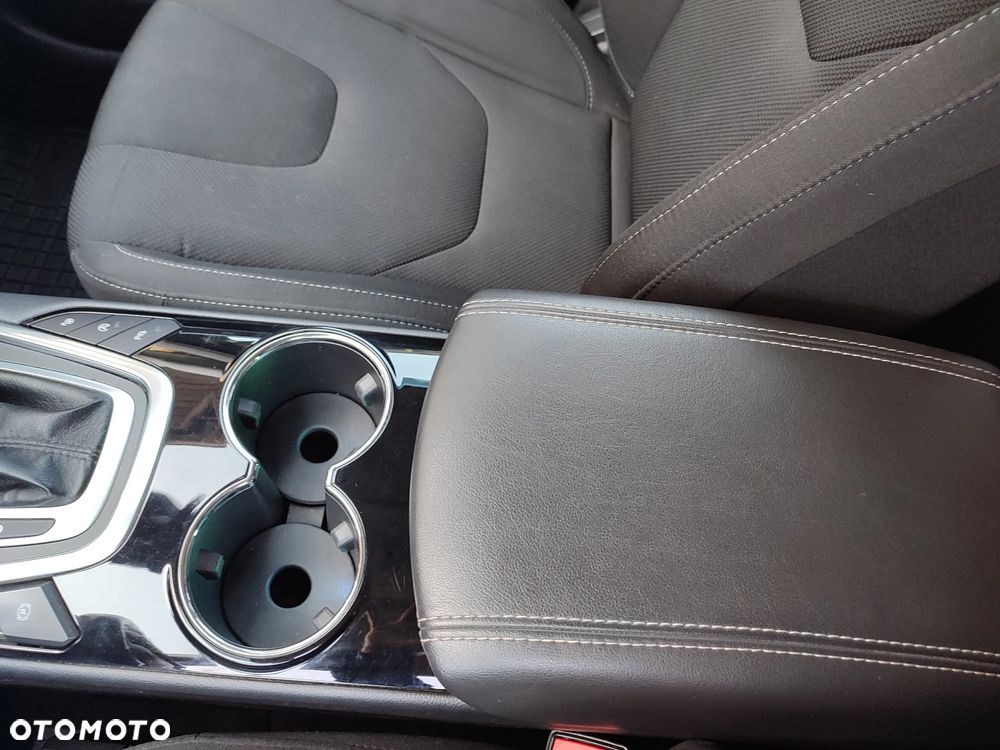 Ford S-Max - 17