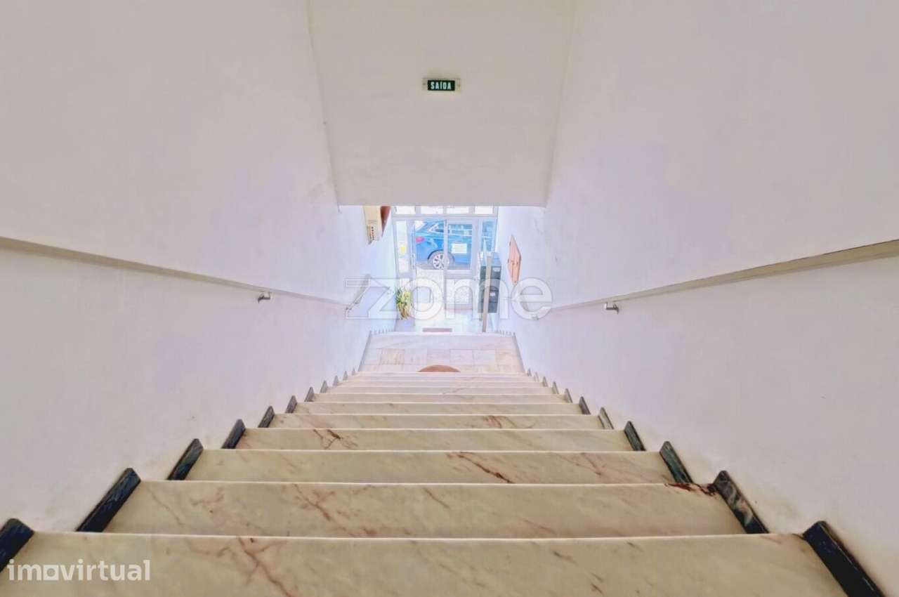 Loja Comercial na Zona Ribeirinha – Portimão - Grande imagem: 5/15