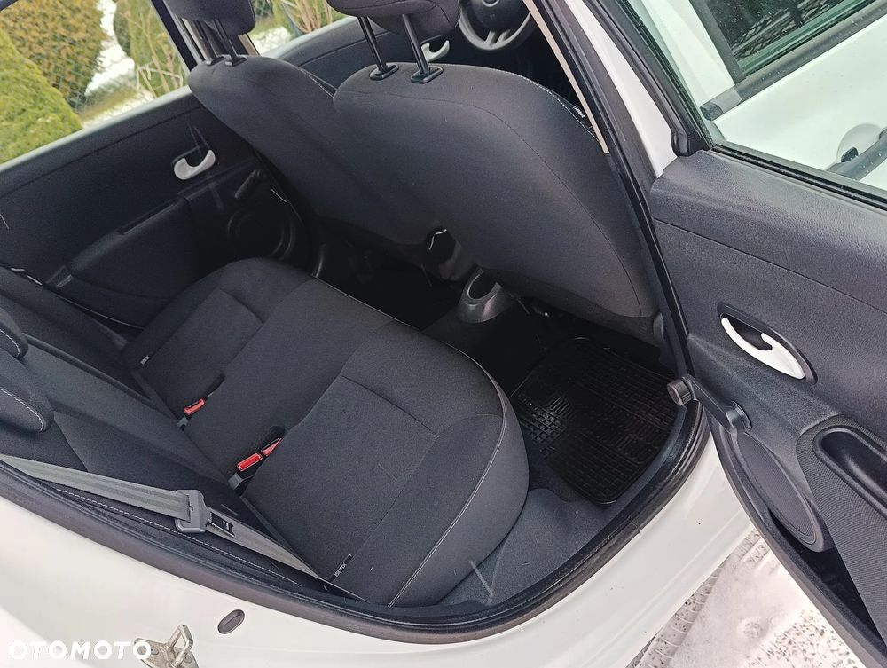 Renault Clio 1.2 16V 75 Yahoo - 16