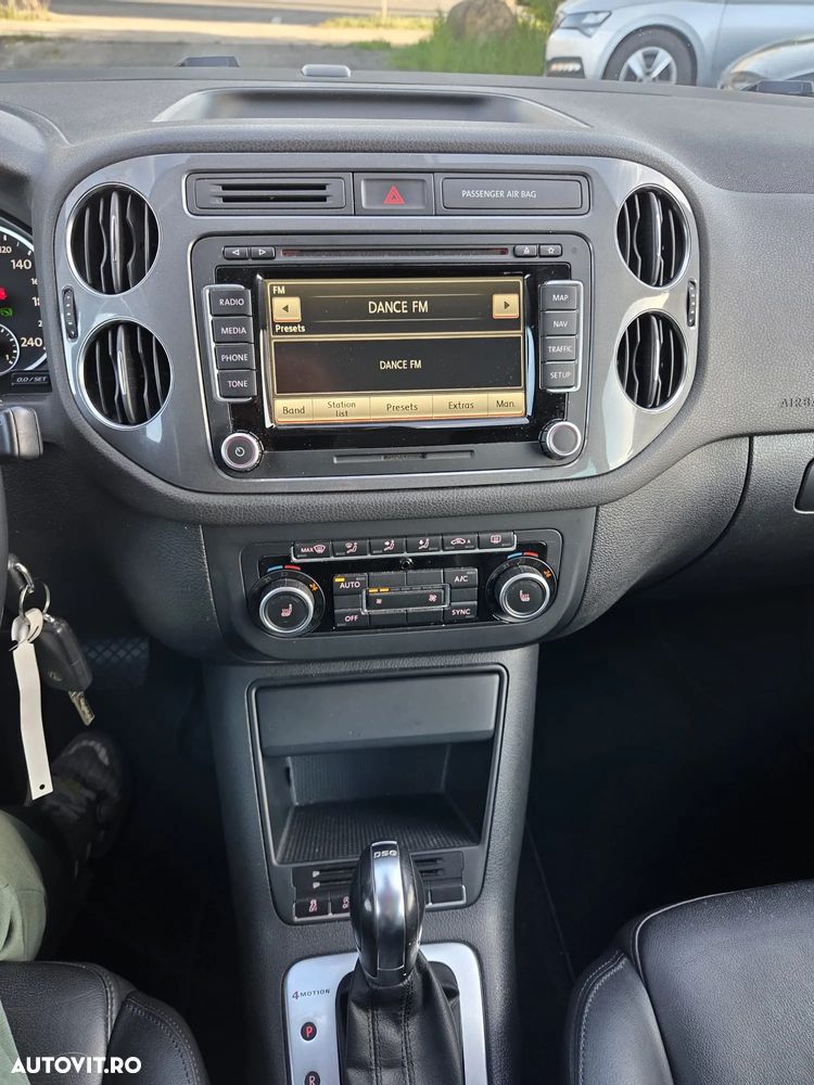 Volkswagen Tiguan 2.0 TDI DPF 4Motion BlueMotion Technology DSG Exclusive - 11