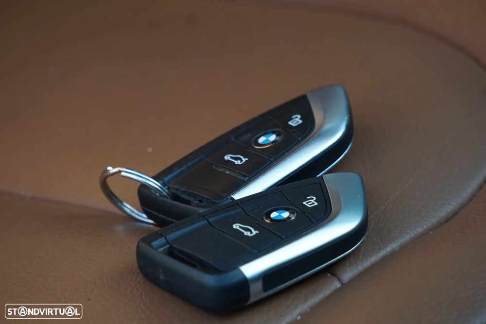 BMW X1 20 i sDrive - 20