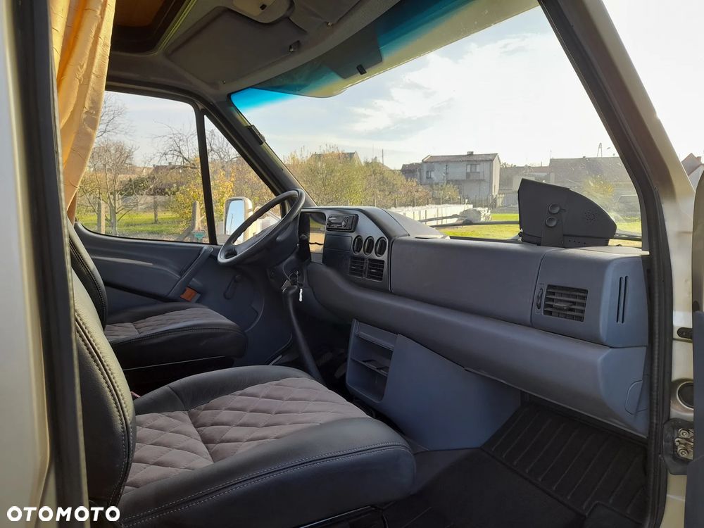 Mercedes-Benz Sprinter - 8