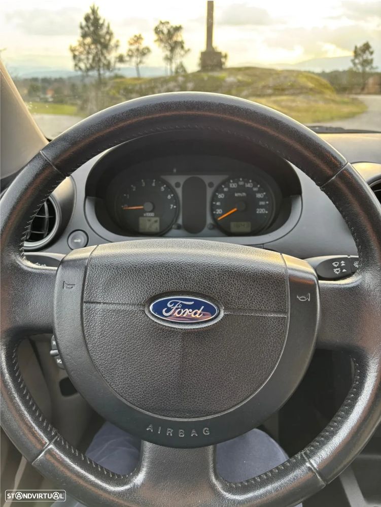 Ford Fiesta - 10