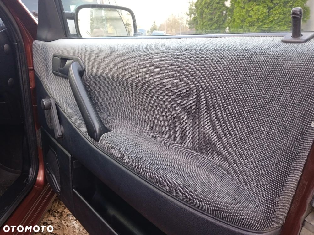 Volkswagen Passat 2.0 GL - 21