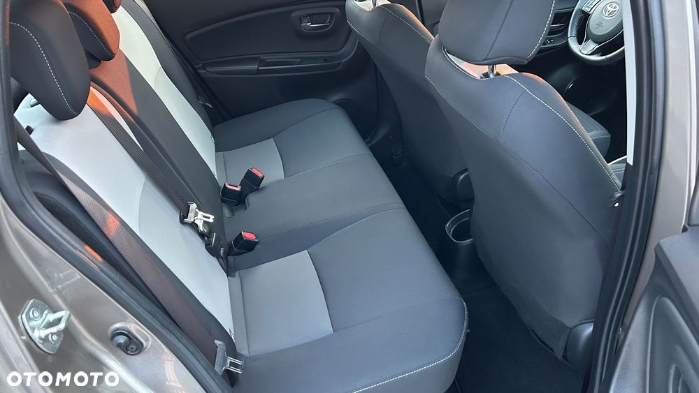 Toyota Yaris Hybrid 100 Business Edition - 27