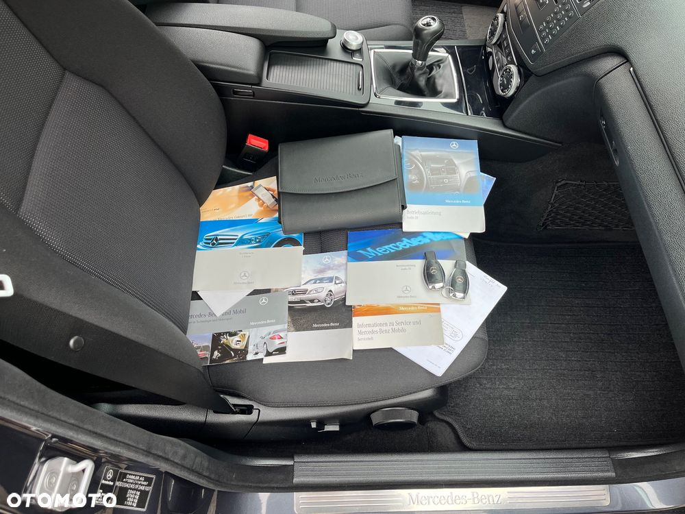 Mercedes-Benz Klasa C 180 Kompressor BlueEFFICIENCY - 36