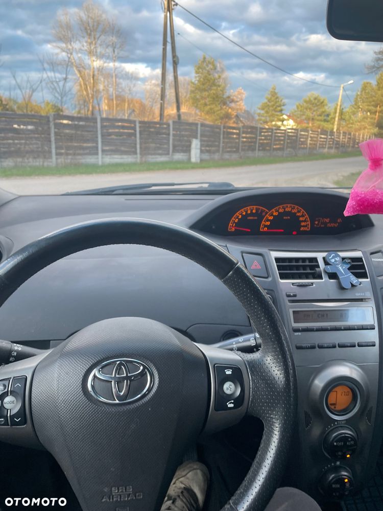 Toyota Yaris 1.33 Sol - 7