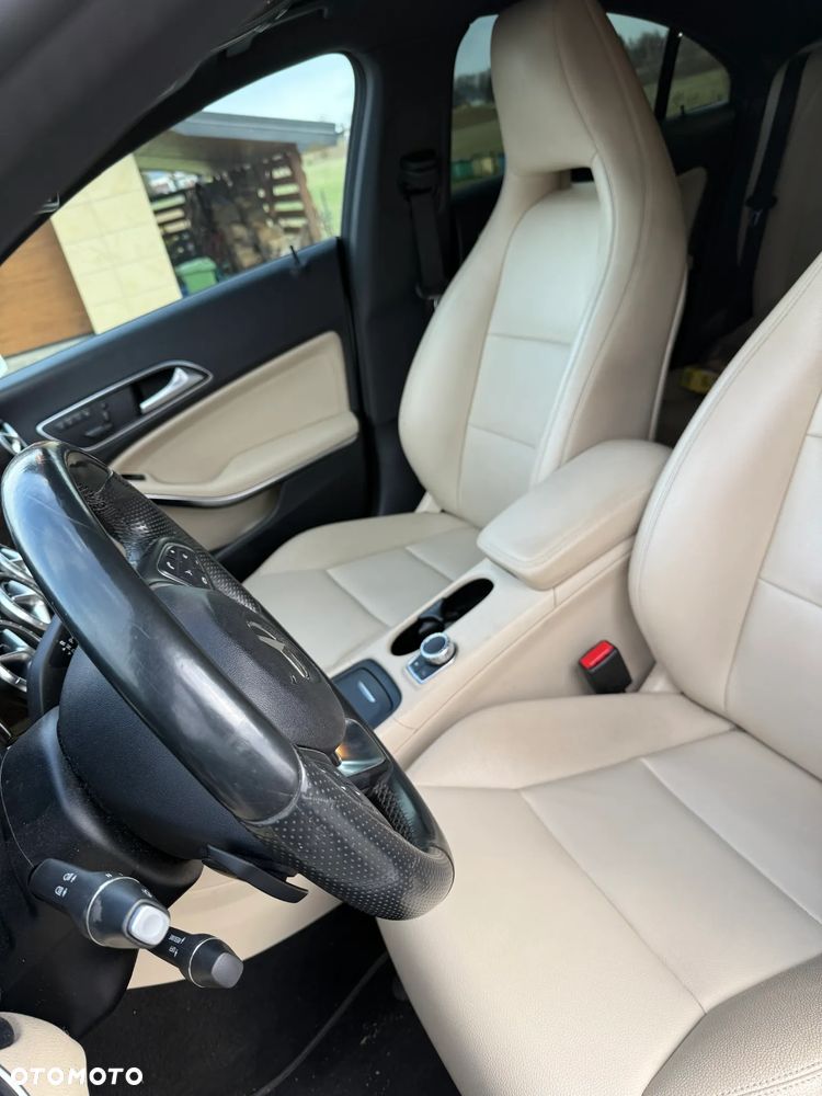 Mercedes-Benz CLA 250 7G-DCT AMG Line - 9