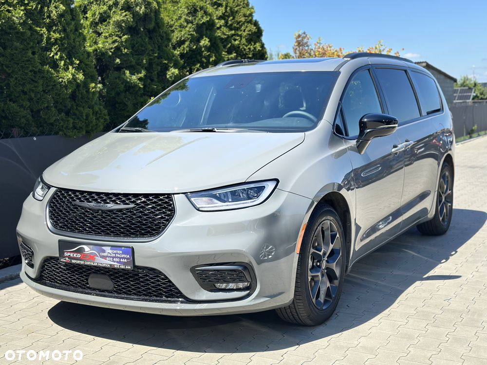Chrysler Pacifica - 2