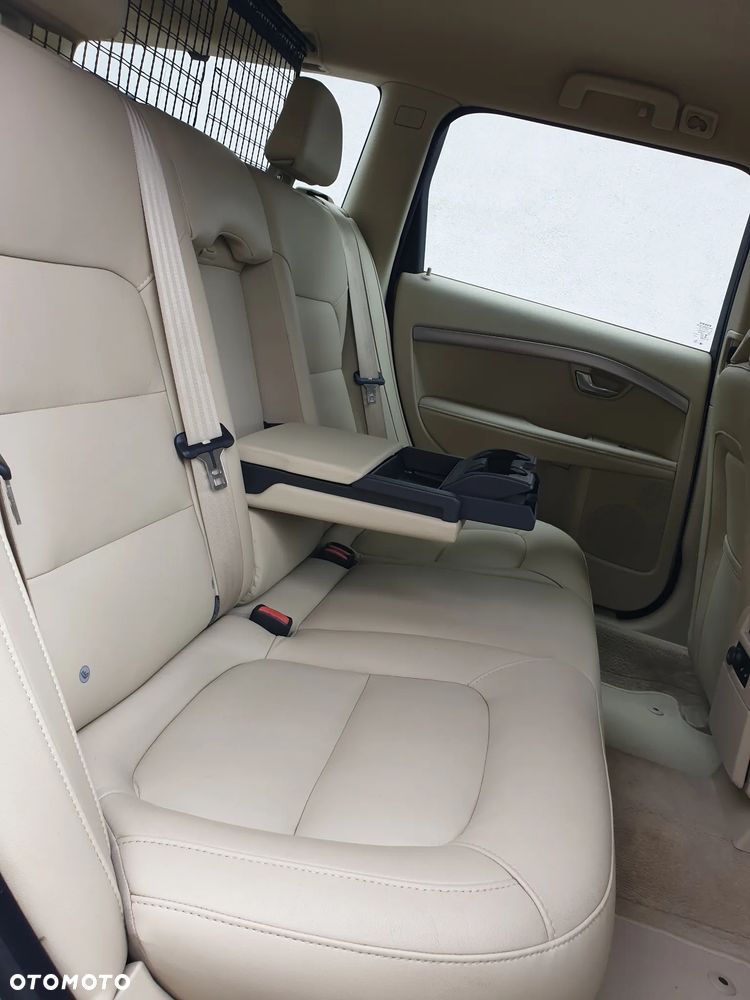 Volvo V70 D4 Geartronic Linje Svart - 36