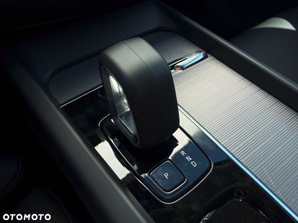 Volvo V60 Cross Country Plus B5 B AWD - 28