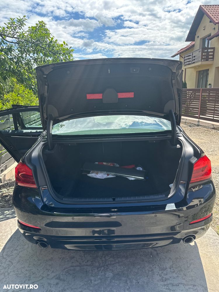 BMW Seria 5 520d Aut. Sport Line - 7