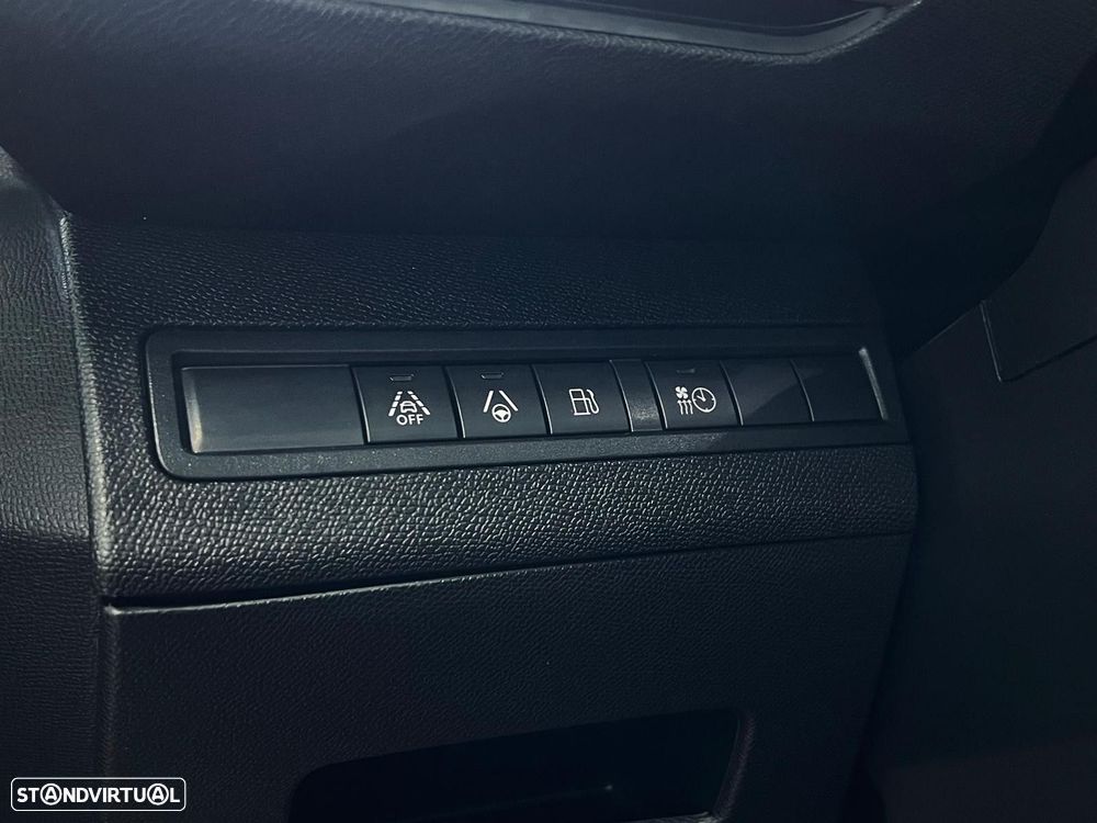 Peugeot 3008 1.6 Hybrid Allure e-EAT8 - 28