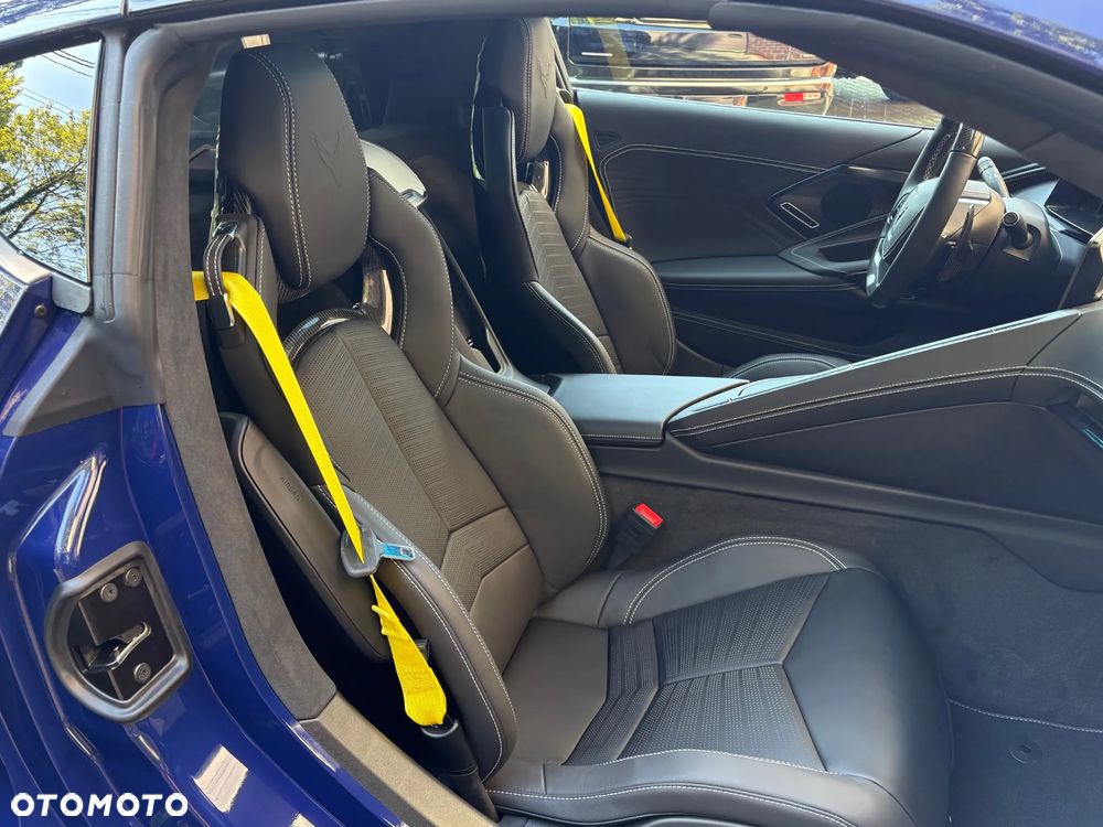 Chevrolet Corvette - 21