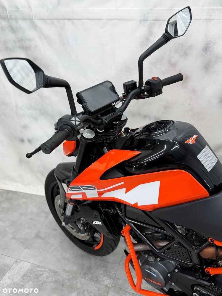 KTM Duke 125 - 21