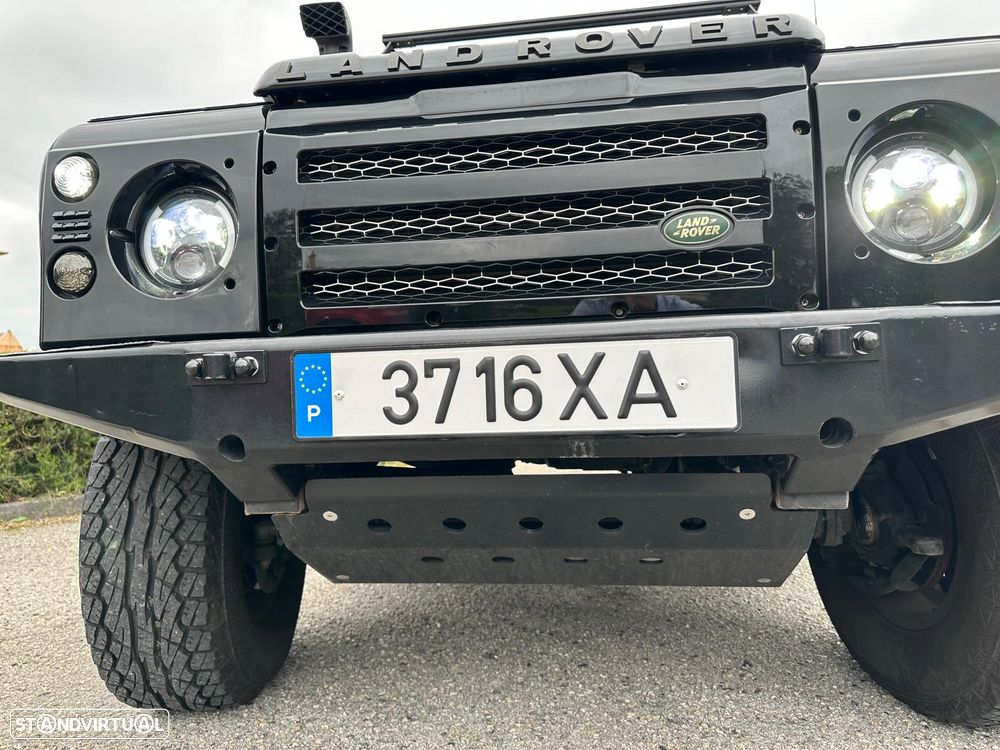 Land Rover Defender - 12