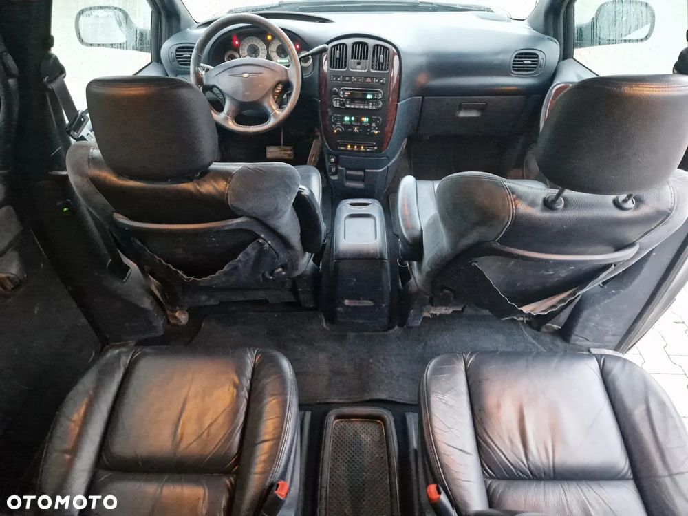 Chrysler Town & Country 3.8 - 13