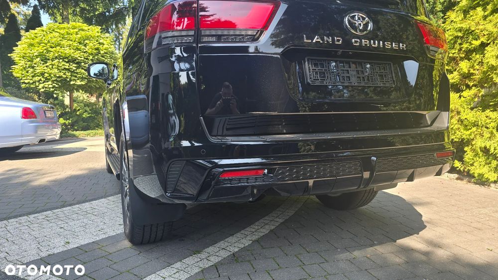 Toyota Land Cruiser - 26