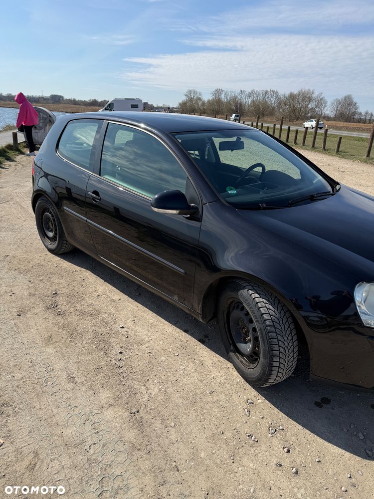 Volkswagen Golf - 22