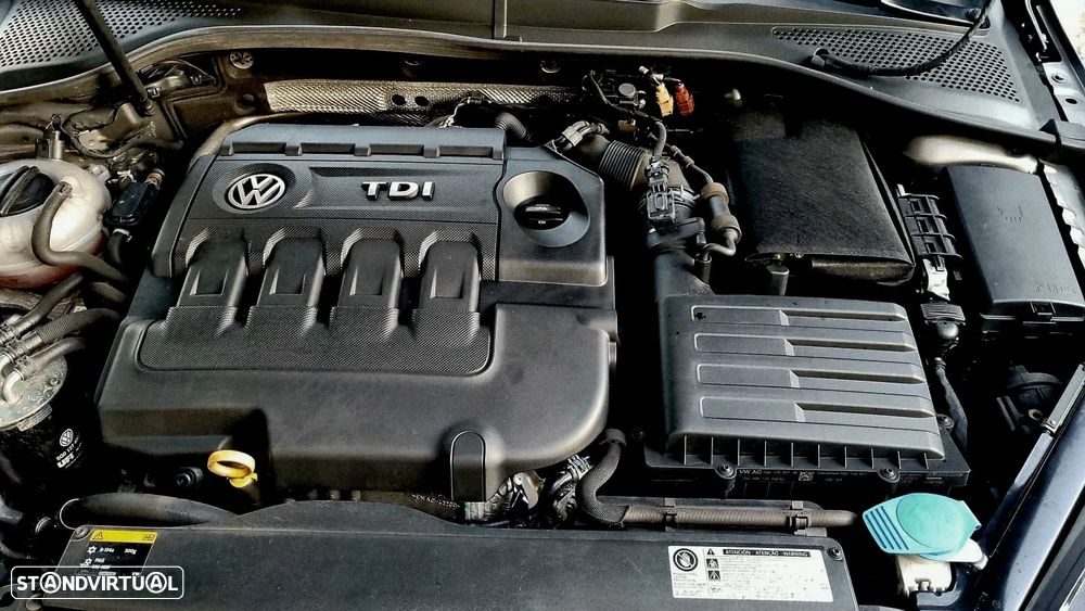 VW Golf 1.6 TDi Confortline DSG - 6