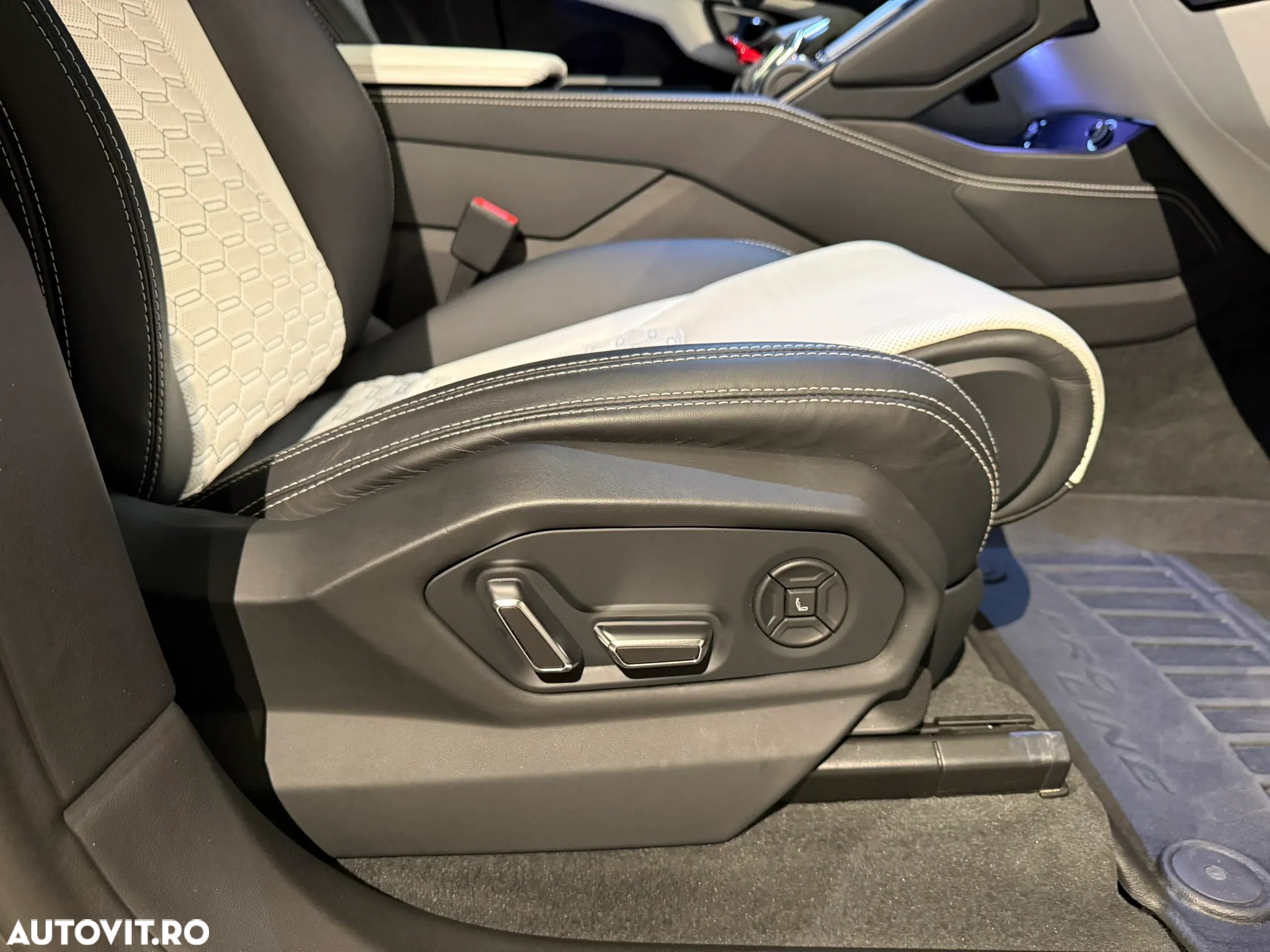 Lamborghini URUS - 13