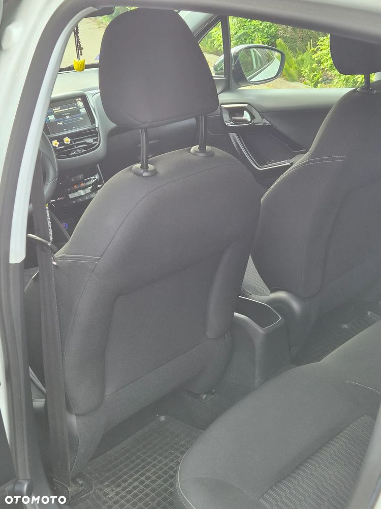 Peugeot 208 1.2 VTi Style - 6