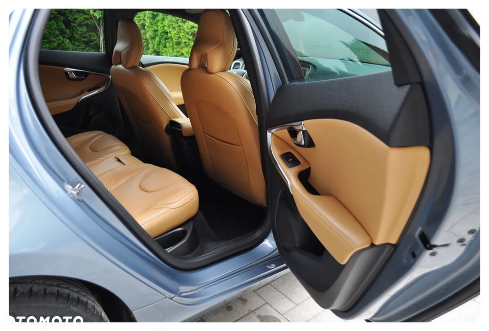 Volvo V40 T3 Inscription - 24