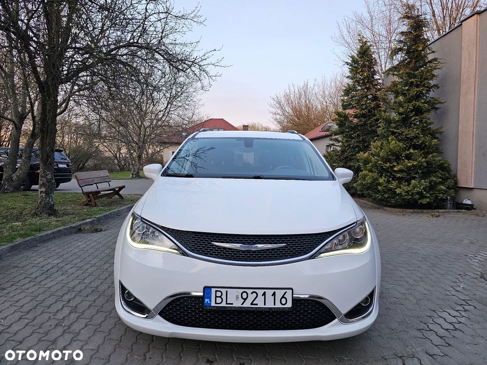 Chrysler Pacifica - 29