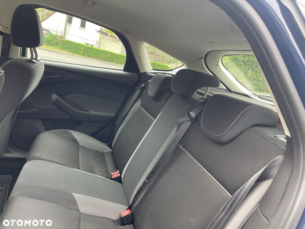 Ford Focus 1.6 Ambiente - 11