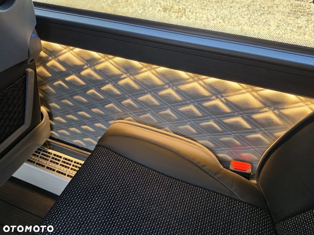 Mercedes-Benz Żak MB Sprinter 29+2 Turystyczny - 13