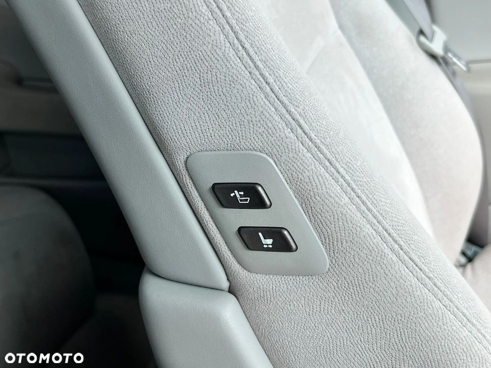 Lexus LS - 26