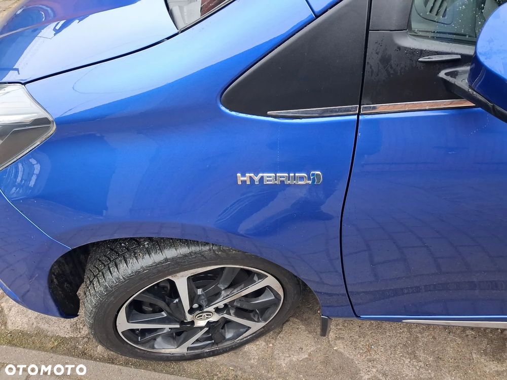 Toyota Yaris Hybrid 100 Dynamic EU6 - 11