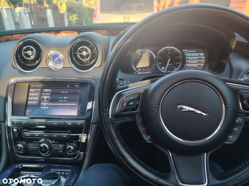 Jaguar XJ - 5
